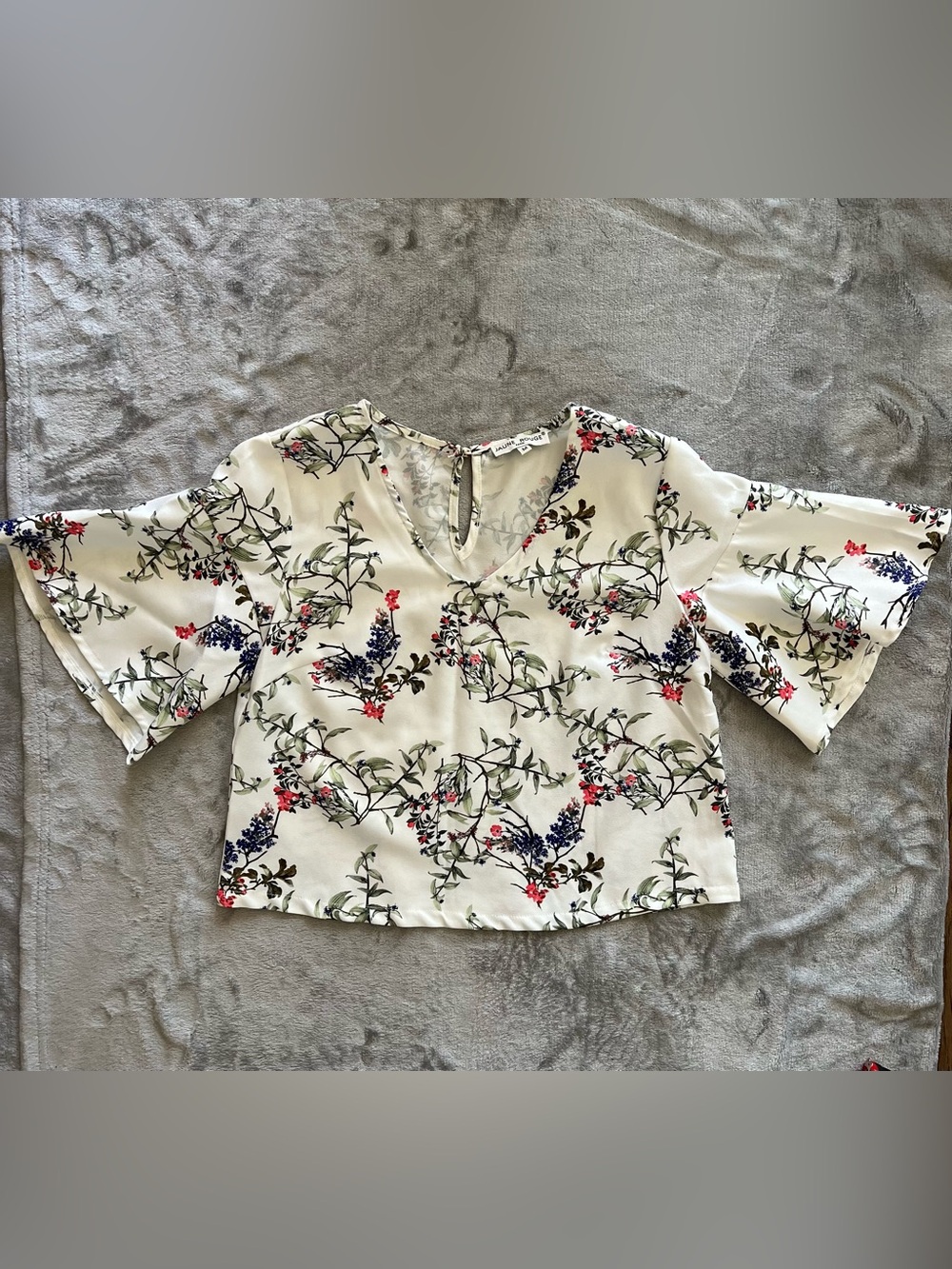 Jaune Rouge Paris Floral Bell Sleeve Blouse Women’s Size M